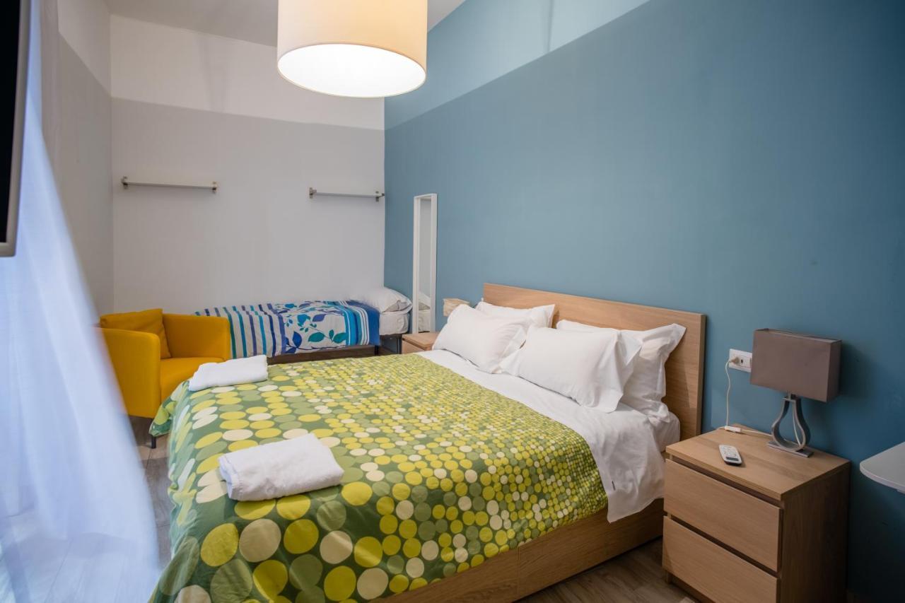 Stay In Naples Flats Toledo מראה חיצוני תמונה