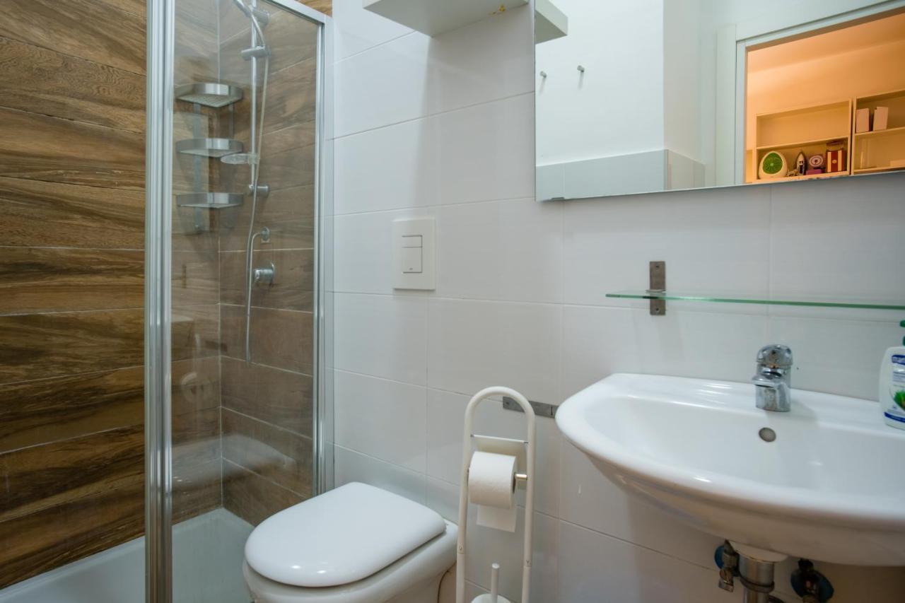 Stay In Naples Flats Toledo מראה חיצוני תמונה